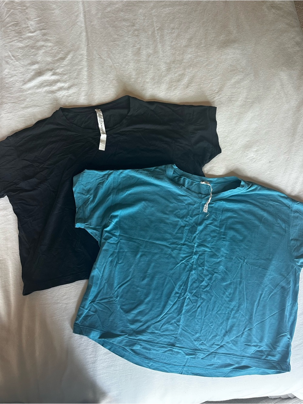Bundle Lululemon Cropped Tees Size 6